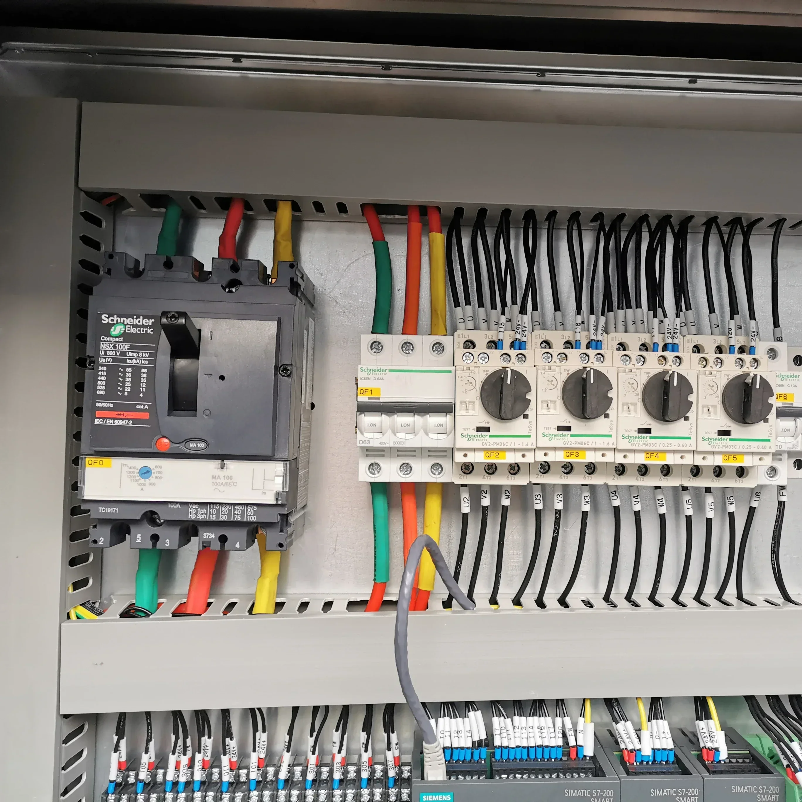 Outdoor Power Distribution Cab - đánh giá và giá Outdoor Power Distribution Board